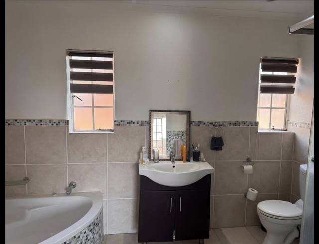3 BEDROOM SECTIONAL TITLE FOR SALE IN WILGEHEUWEL